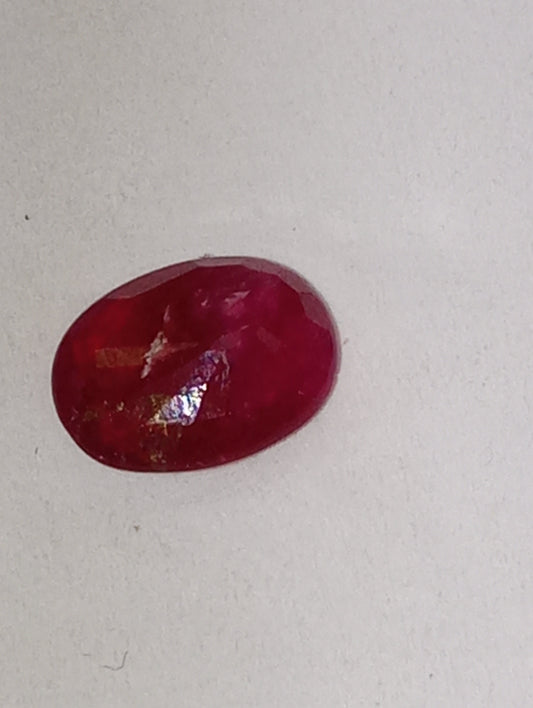 ruby gemstone Burma, 8mmx6mm oval cut, 1.27ct