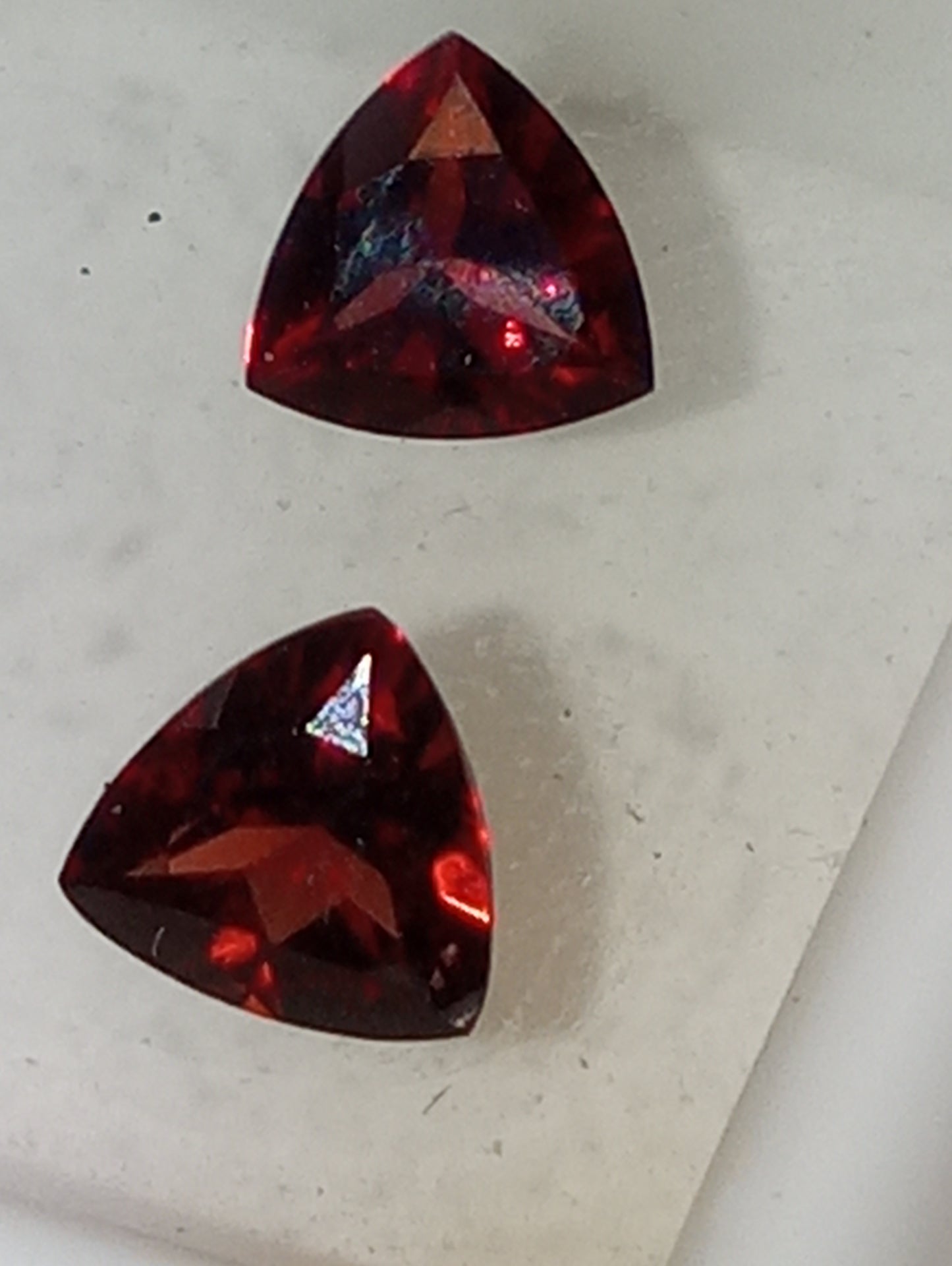 garnet gemstones red, 6mm trillion cut, 1.73ctw, 2 stones