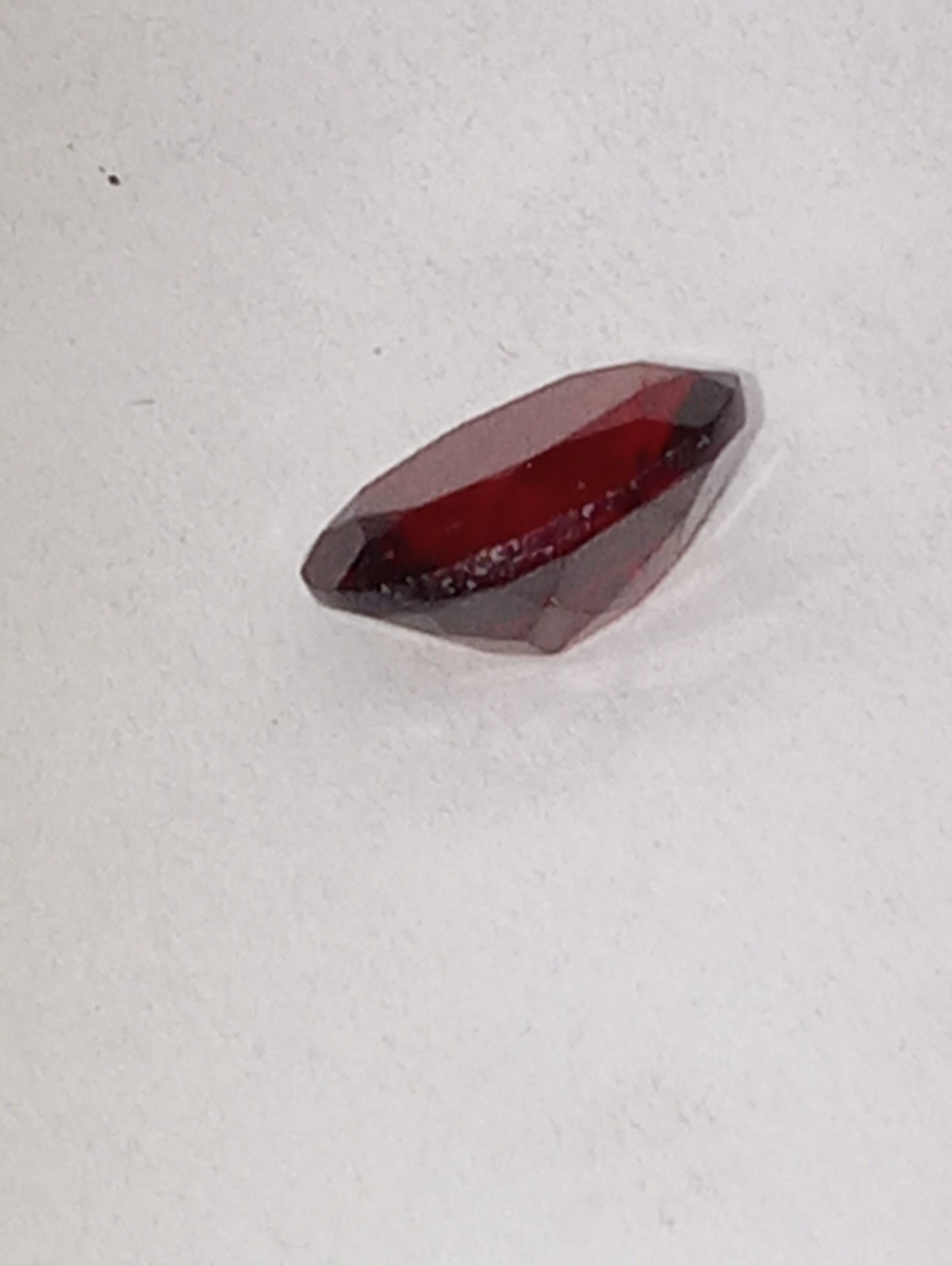 garnet gemstones red, Orissa, 8mmx6mm oval cut, 1.45ct