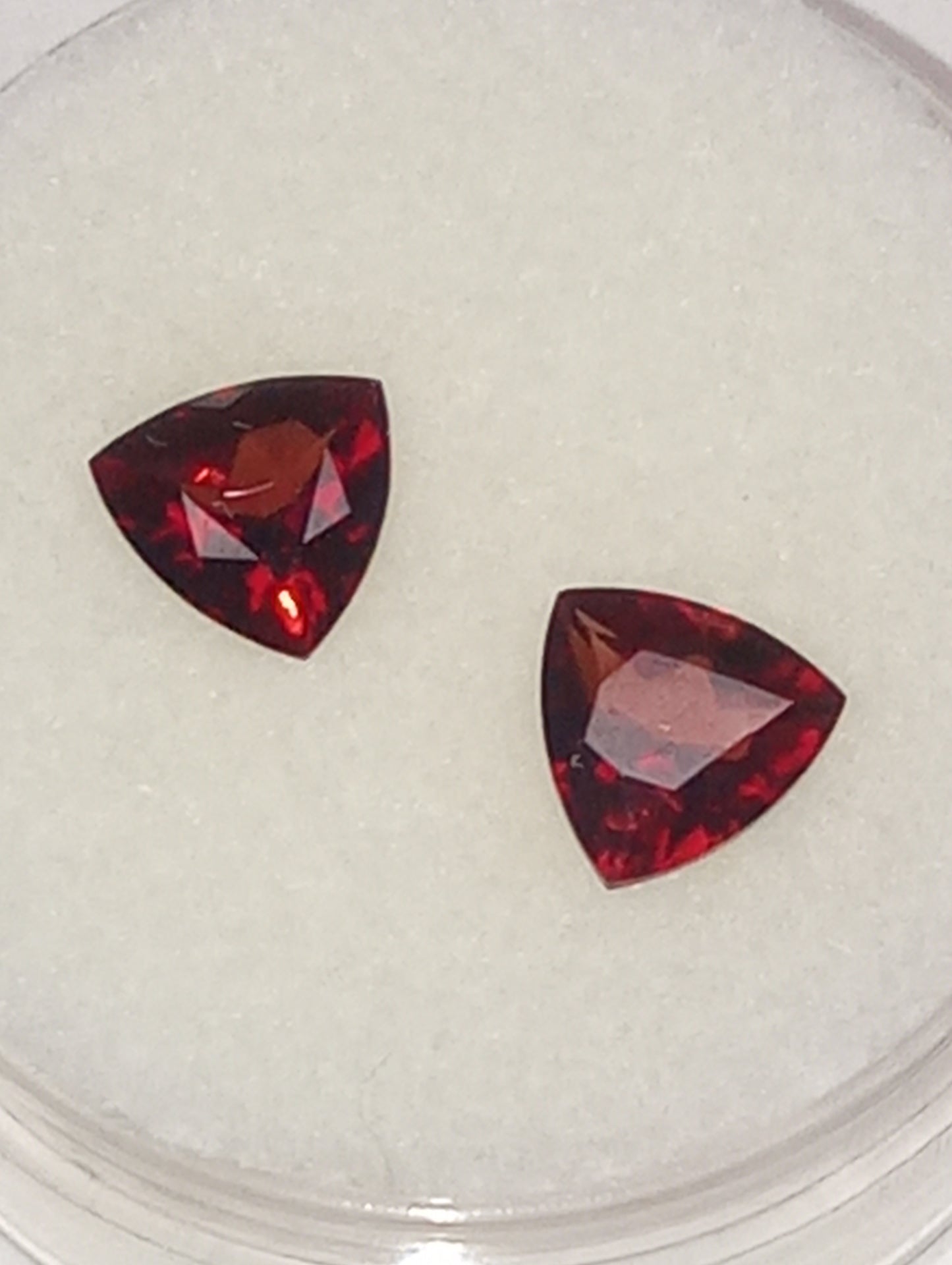 garnet gemstones red, 6mm trillion cuts, 2 stones