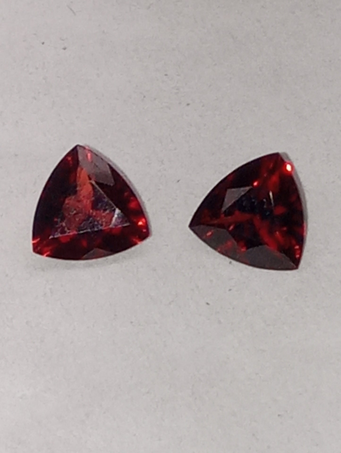 garnet gemstones red, 6mm trillion cuts, 2 stones