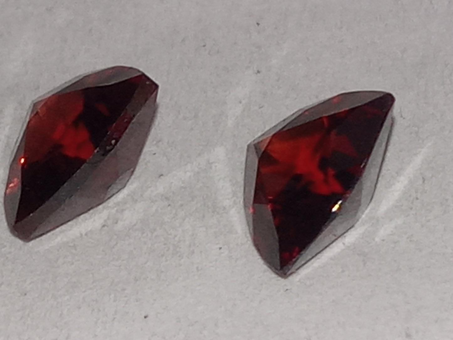 garnet gemstones red, 6mm trillion cuts, 2 stones