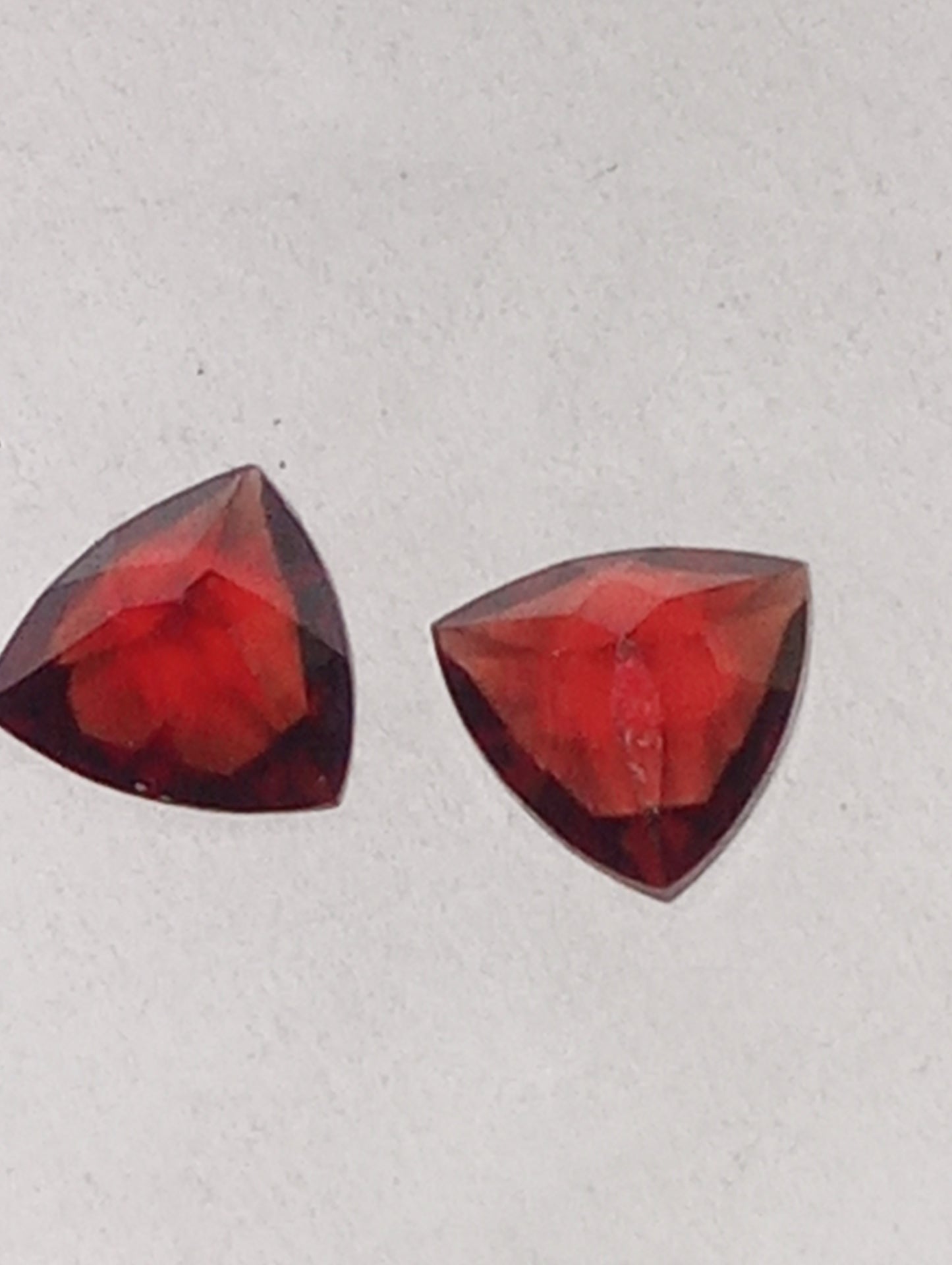 garnet gemstones red, 6mm trillion cuts, 2 stones