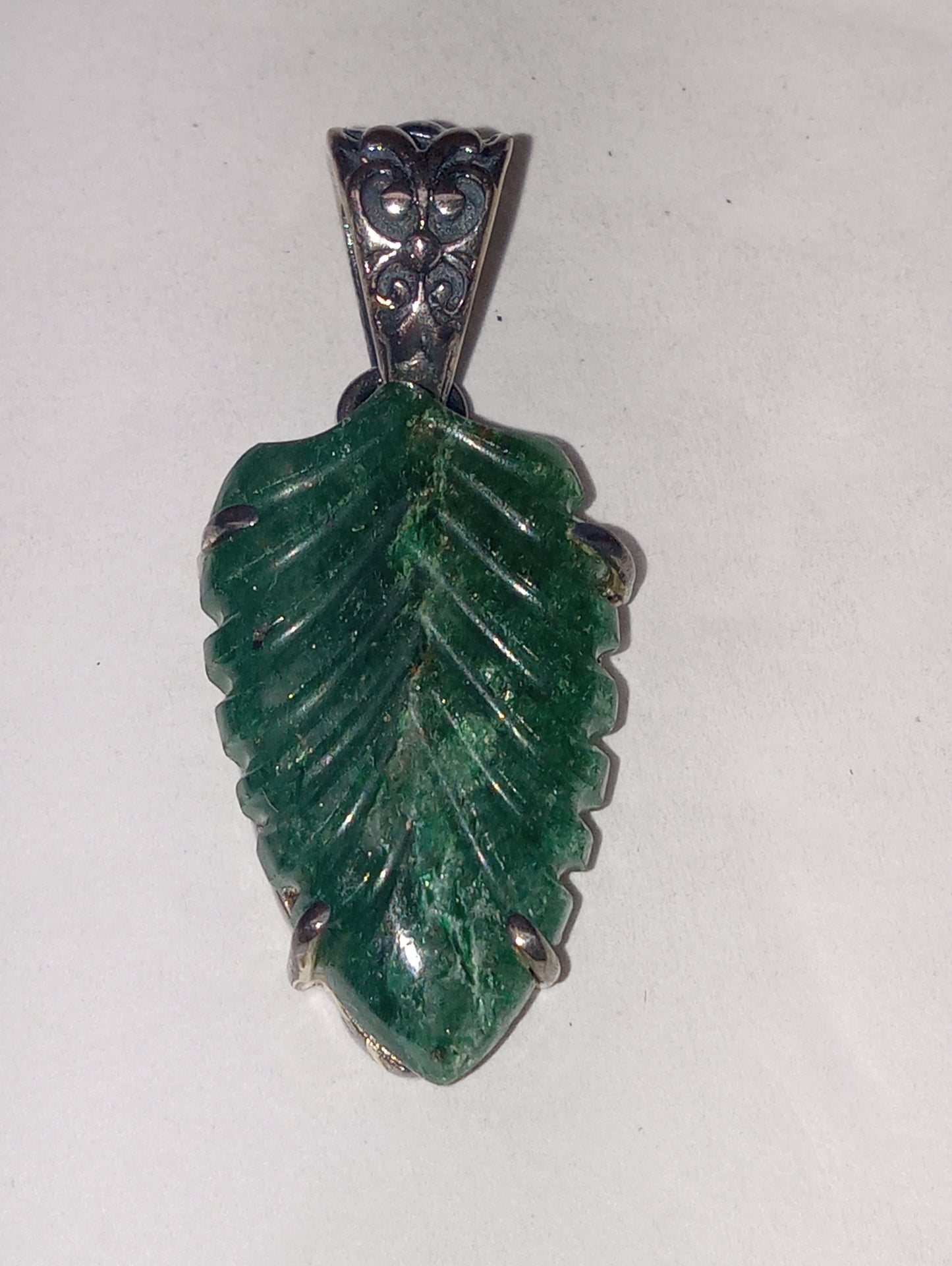 pendant green adventarine carved in sterling, silver, 10.30ctw