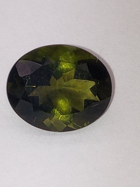 moldavite gemstone, 11mmx9mm oval cut, 3.19ct
