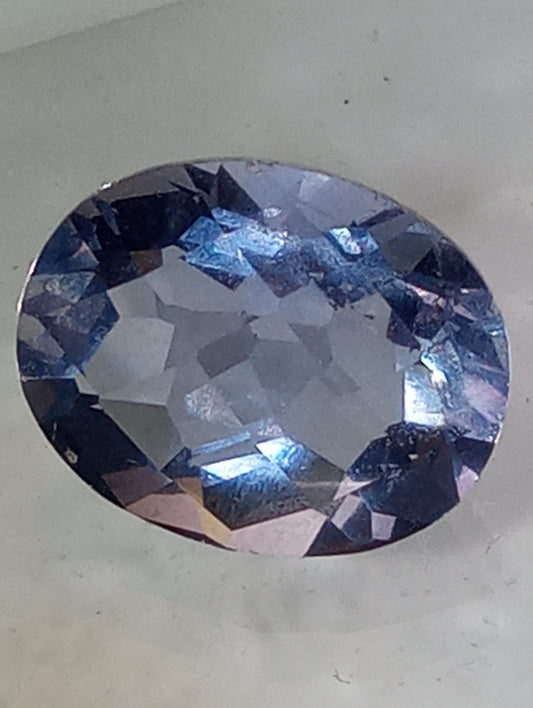 fluorite gemstone, color-shift blue-purple, 10mmx8mm oval cut, 3.25ct