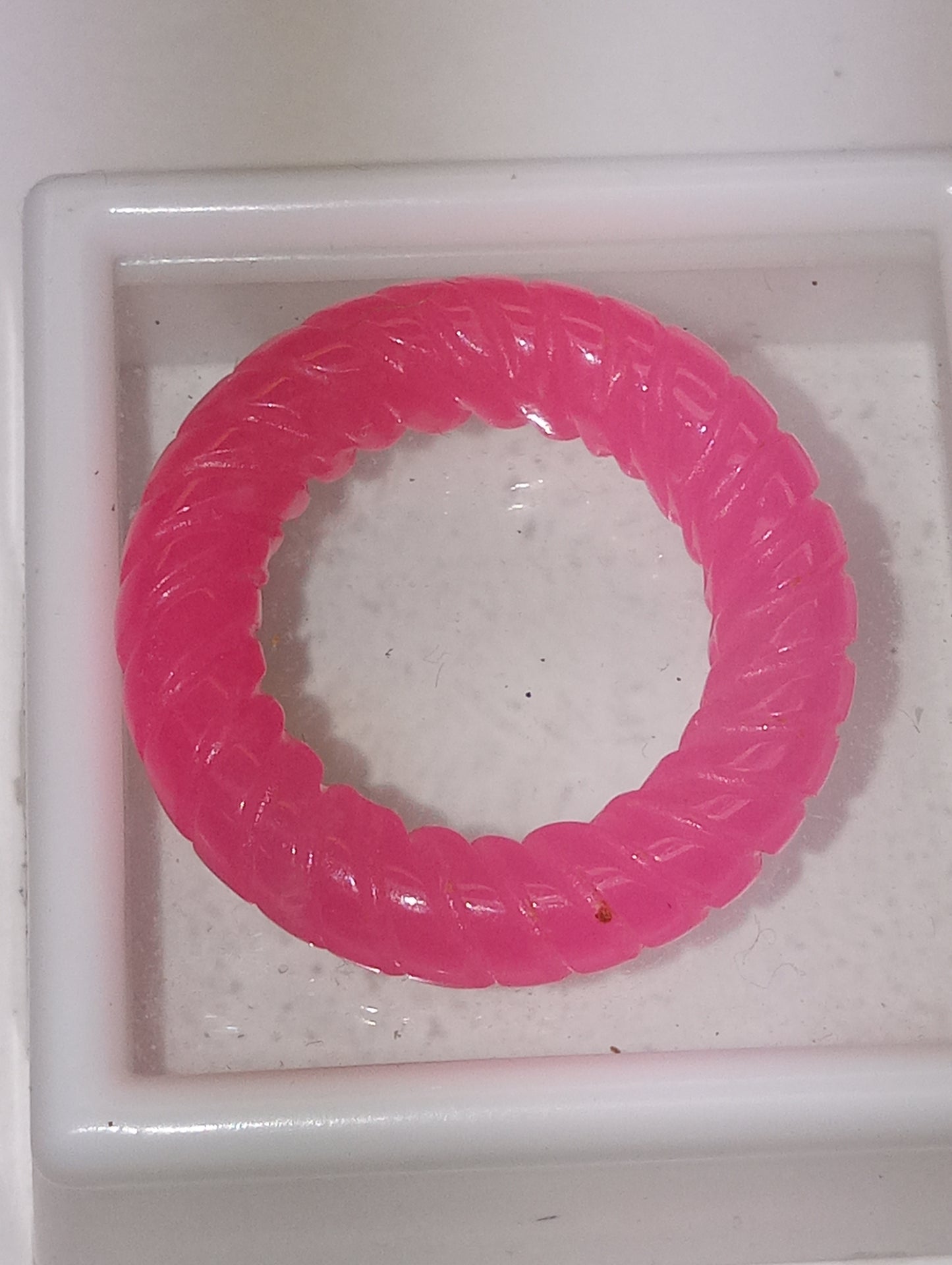ring jade pink, carved twisted rope band, 29tcw, size 5