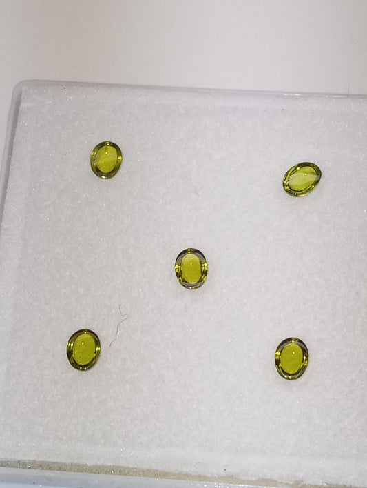 Vesuvianite gemstones, 4mm x3mm oval cuts, 5 stones, 1.00ctw