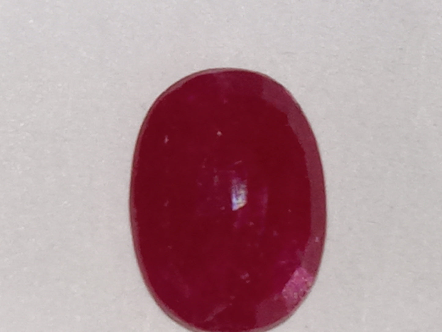ruby gemstone Burma, 7.7mmx5.8mm oval cut, 1.25ct
