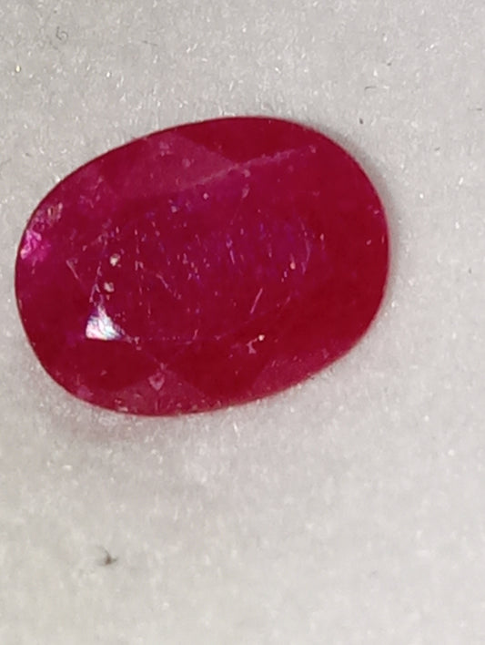 ruby gemstone Burma, 7.7mmx5.8mm oval cut, 1.25ct