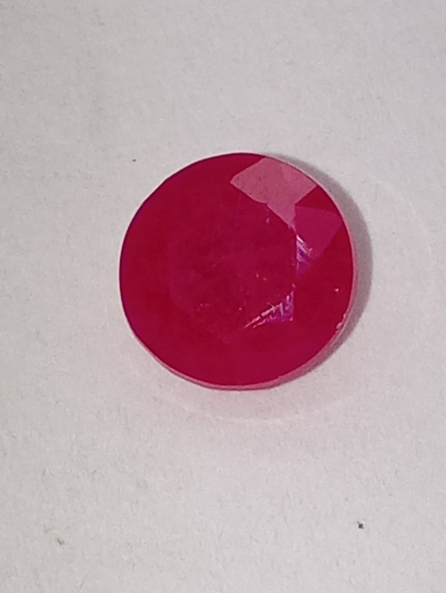 ruby gemstone Serengetti, 6mm round cut, 1.07ct