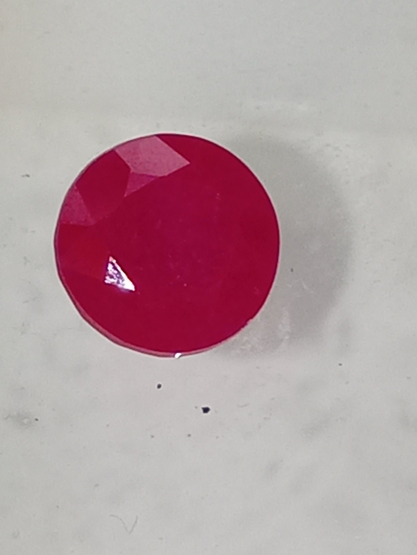 ruby gemstone Serengetti, 6mm round cut, 1.07ct