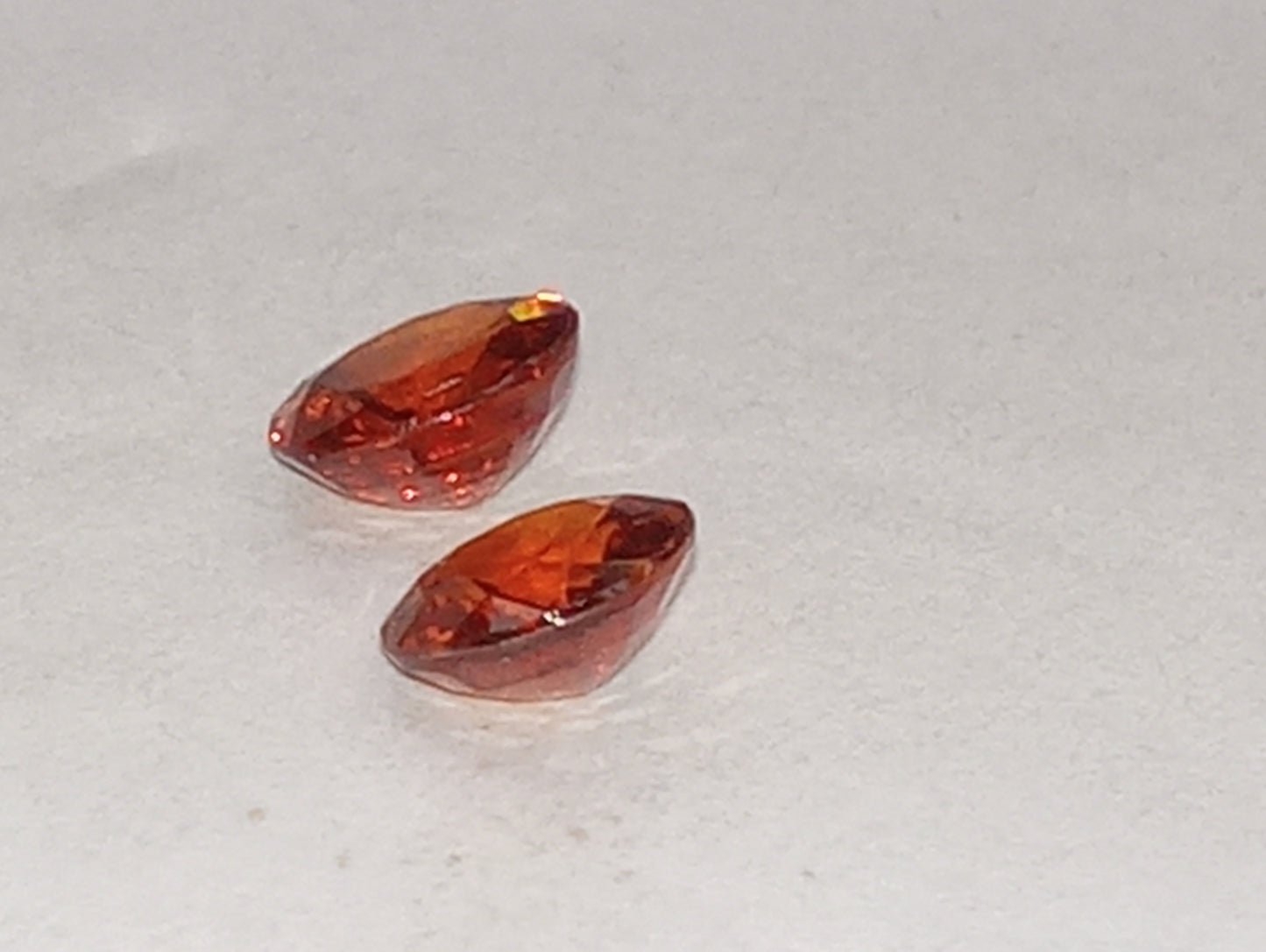 garnet gemstones, mandarin spessartite, 5mm round cuts, 2 stones, 1.36ctw
