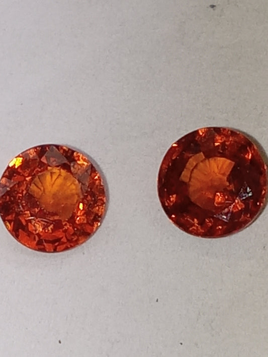 garnet gemstones, mandarin spessartite, 5mm round cuts, 2 stones, 1.36ctw