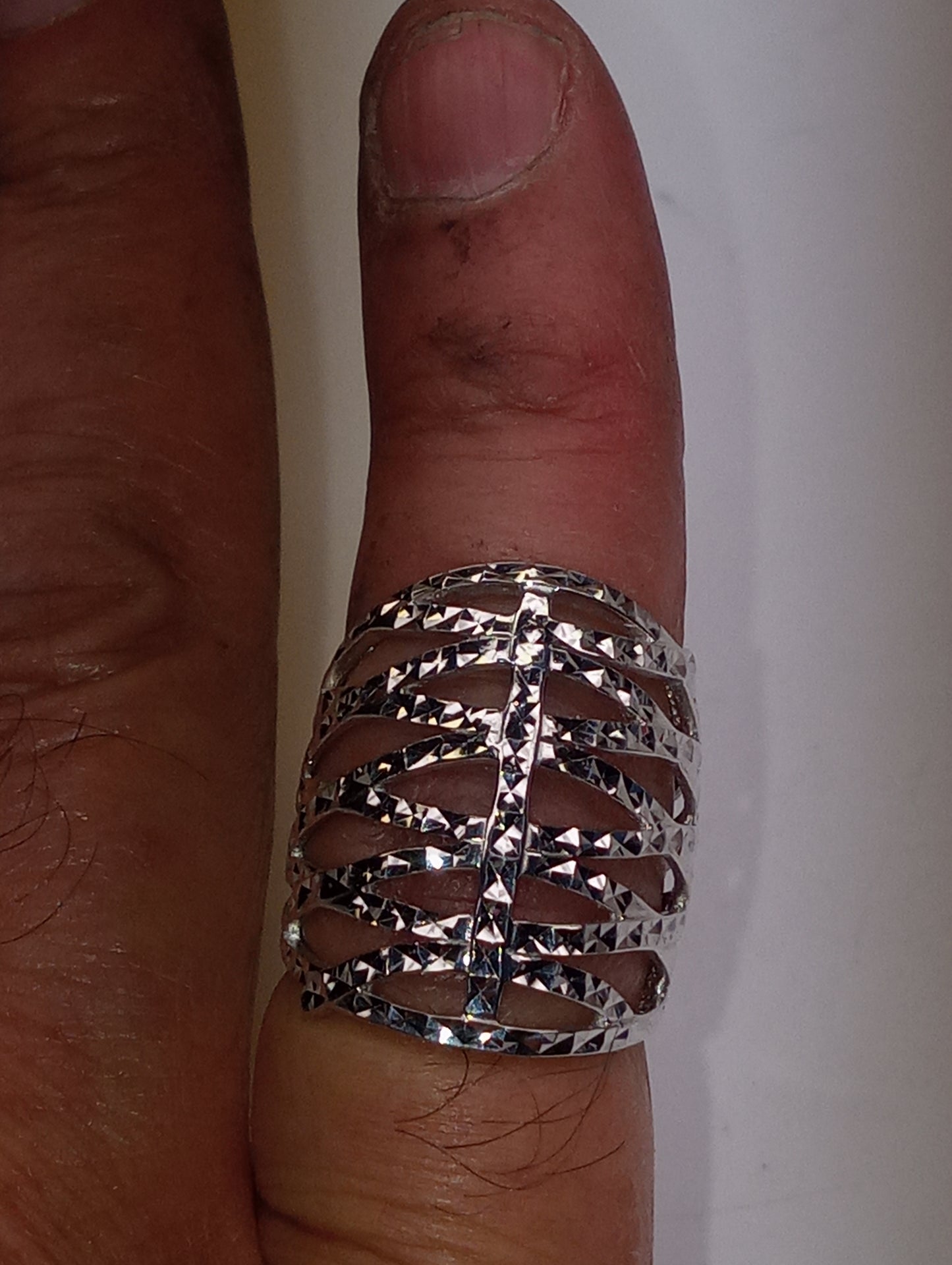 ring hammered knuckle in Rhodium over sterling silver, siz6, 6.90g