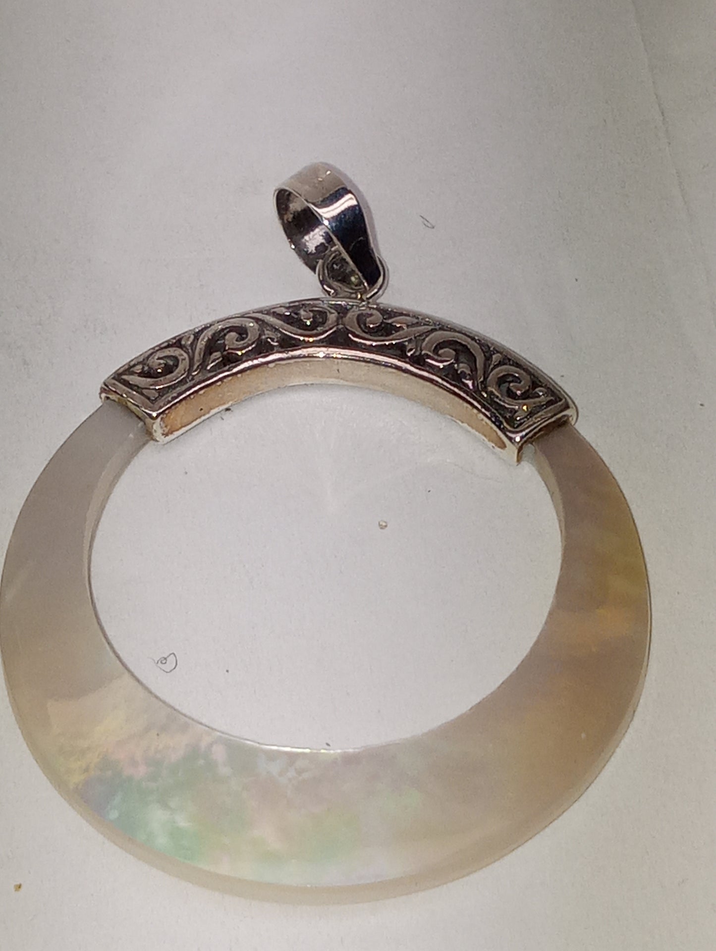 pendant Mother of Pearl circle in sterling silver