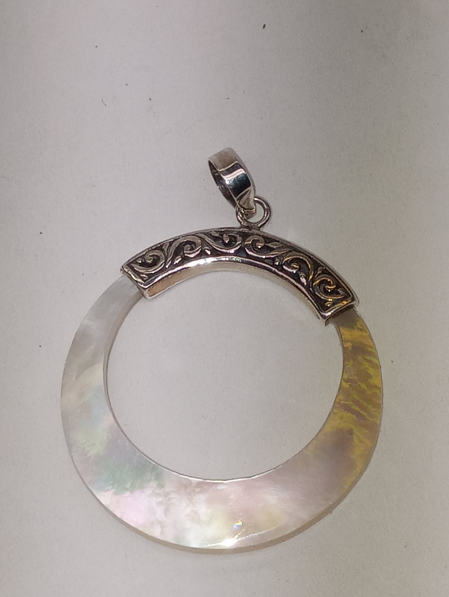 pendant Mother of Pearl circle in sterling silver