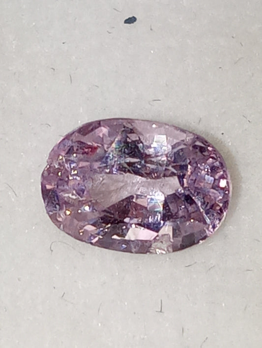 spinel gemstone Burma, light purple, 7mmx6mm oval cut, 1.07ct