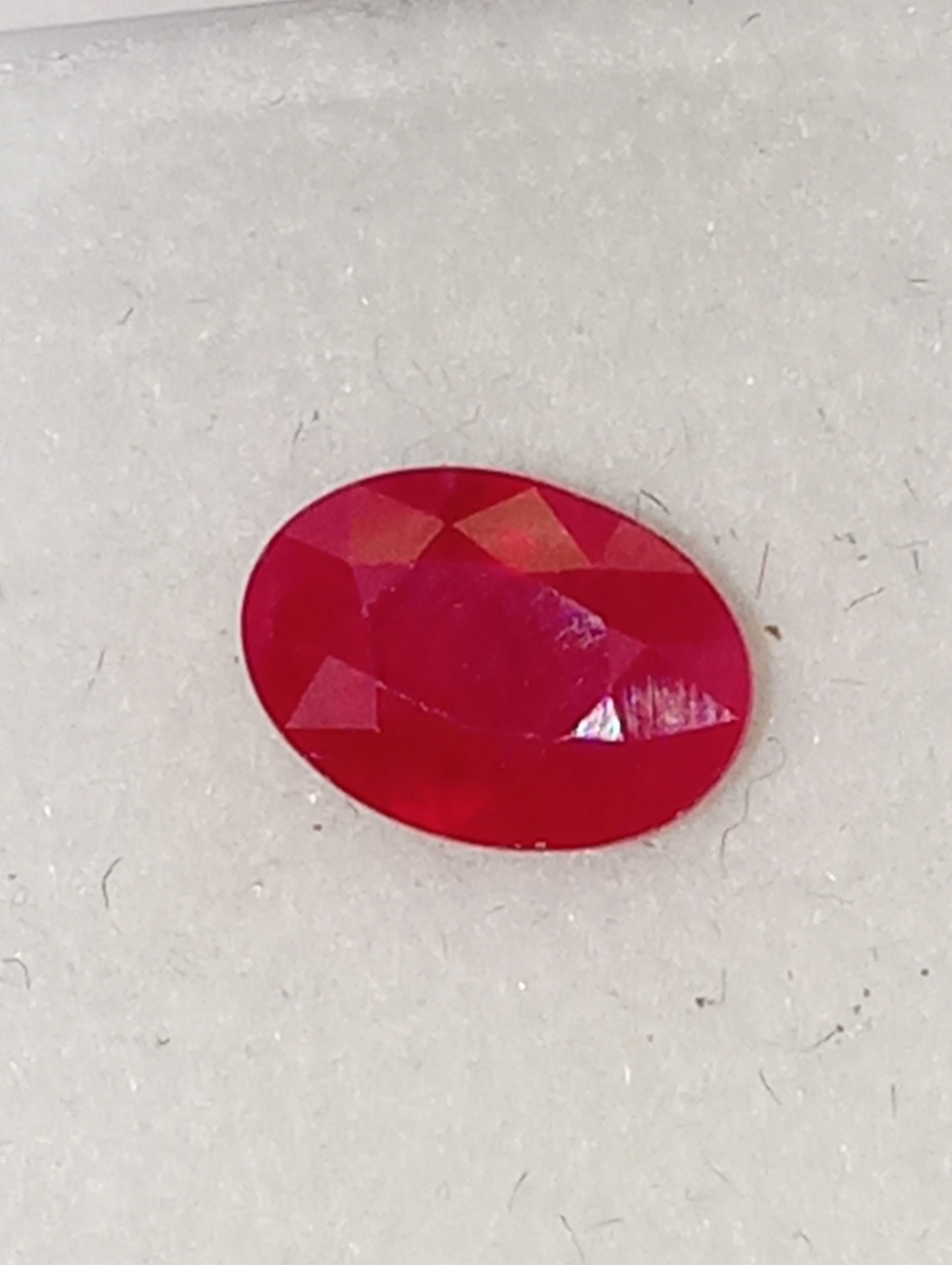 ruby gemstone Burma, 7mmx5mm oval cut, 1.01ct