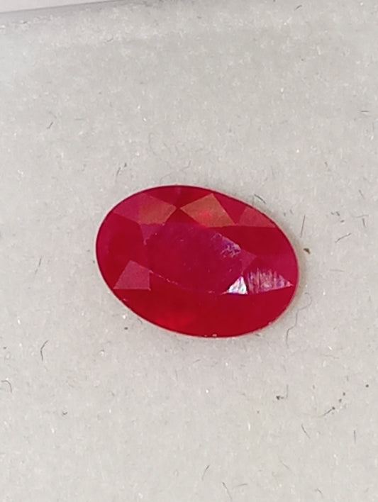 ruby gemstone Burma, 7mmx5mm oval cut, 1.01ct