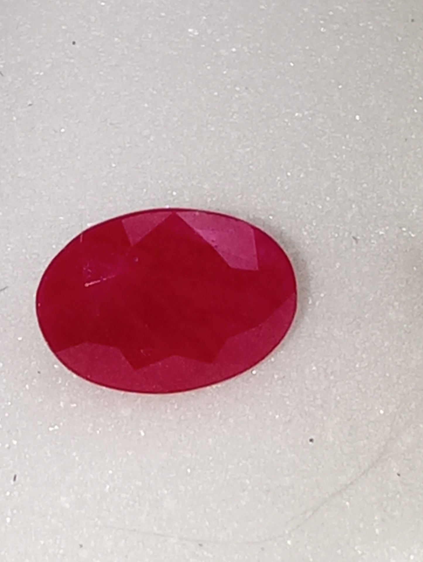 ruby gemstone Burma, 7mmx5mm oval cut, 1.01ct