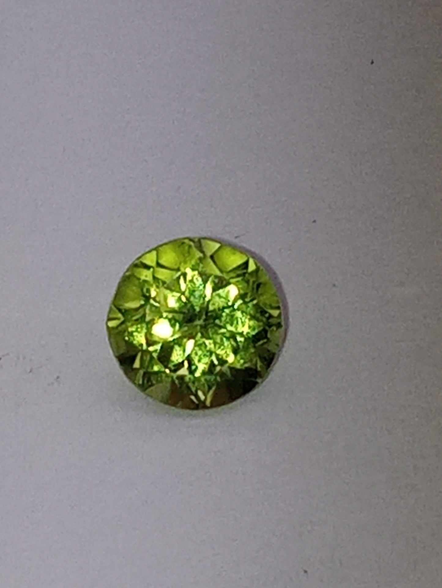peridot gemstone, 6mm round cut, .97ct