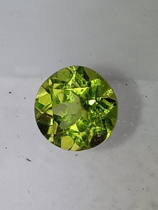 peridot gemstone, 7mm round cut, 1.06ct-1.65ct